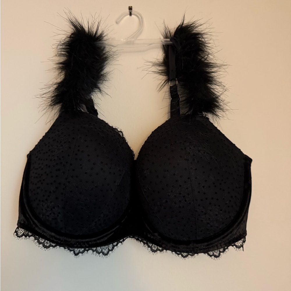 Victoria's Secret Black Lace Bra with Delicate Detailing